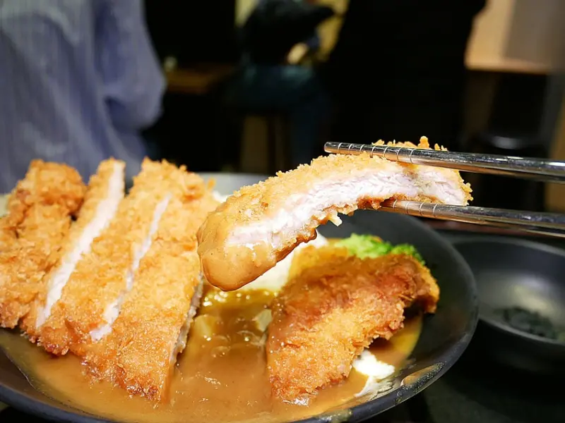 淡江學生大推咖哩飯，除了免費加飯還能免費加咖哩-勝匠日式豬排