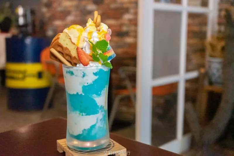 板橋早午餐》182 Pancake 外酥內軟的創意鬆餅 冰砂變成藍天白雲 浮誇又好吃 - 艾莉絲愛旅行