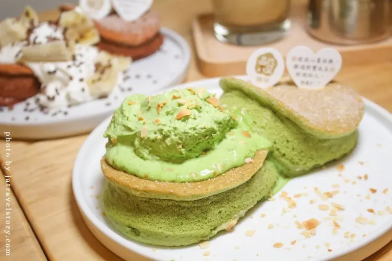 【台北甜點】KOKU café 榖珈琲 山苦瓜舒芙蕾鬆餅結合桂花蜜，甘甜清爽不苦！