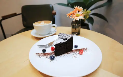 台中西區│PIcafe-喜鵲先生一號店團隊所打造的咖啡館.近審計新村 - 藍色起士的美食主義