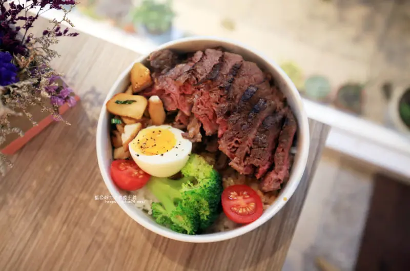 台中西區│Believer Land不理人-義大利麵丼飯咖哩飯都有.店名也太可愛.可以理理我嗎 - 藍色起士的美食主義