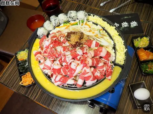  糕糕在尚豐原店不只有韓國烤肉，澎湃的豆腐鍋，肉片堆起來像座小山！        
      
