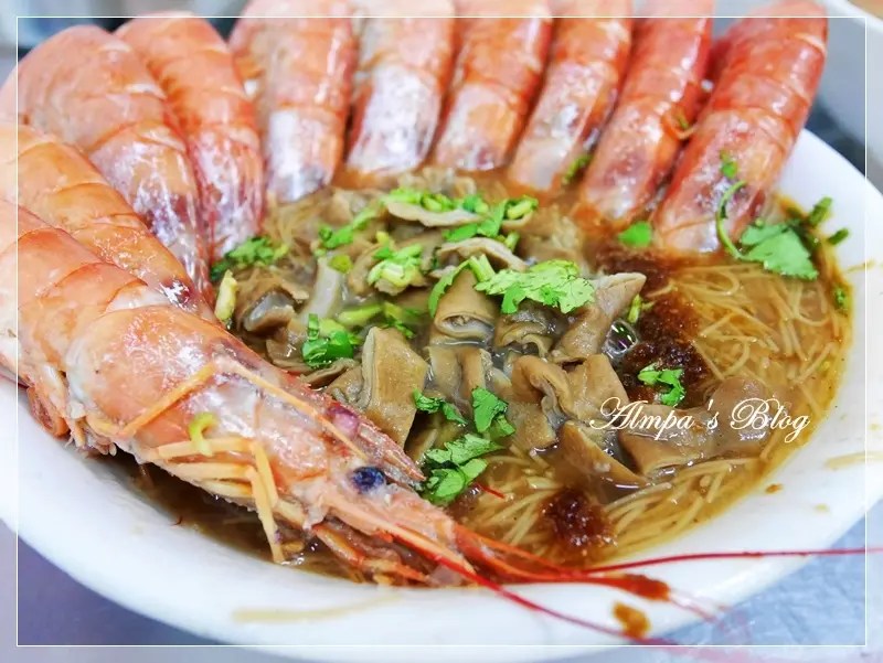 台南！浮誇系麵線-天使紅蝦大腸麵線、大腸蝦仁小卷麵線 多吃兩碗會痛風 台中楊大腸蚵仔蝦仁麵線開元路總店 