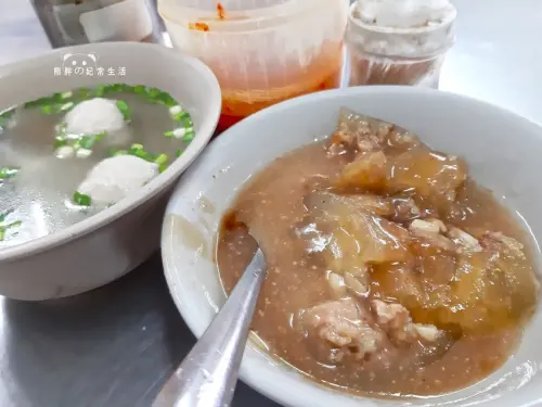 【台中大甲】嘉家樂肉圓，美鳳姐曾經強力推薦，大甲在地50年以上老店，有Q皮與脆皮兩種肉圓，兩種滋味大不同