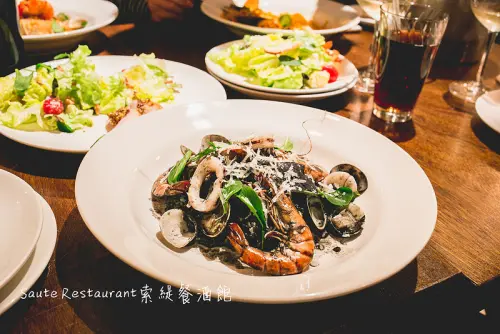 台南．中西區．Saüté Restaurant索緹餐酒館．開胃菜、沙拉、主餐都頗具水準的餐酒館。