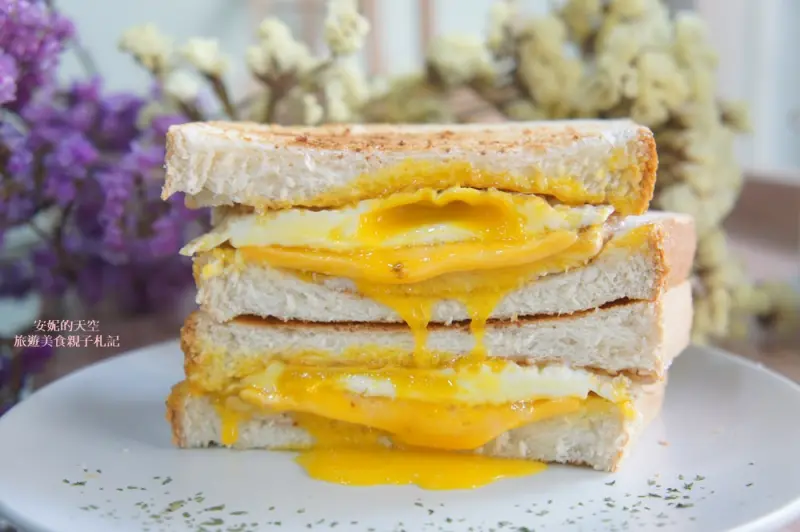 [新莊美食] 早鳥食堂 19歲大男孩的夢想起飛 豐盛三明治 媽媽口味咖哩飯 - 安妮的天空