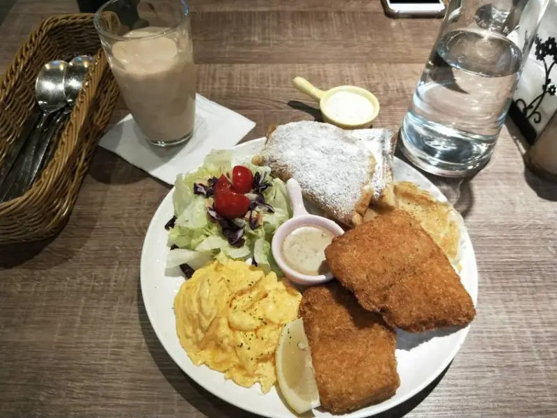 永和美食。貓子曬太陽  巷弄內的寵物友善餐廳