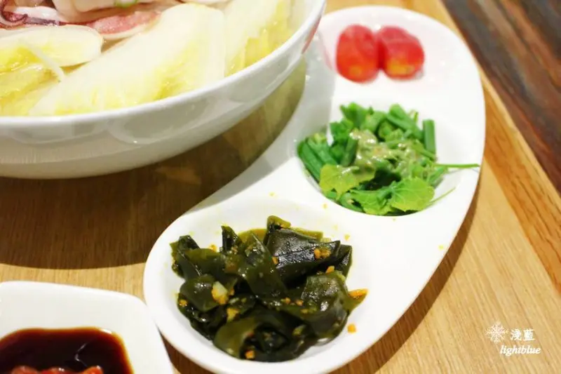 [ 市府站．微風信義美食 ] 淺藍 × 永心鳳茶 Yonshin Tea & Cake Selection Bar～台式餐點與茶飲的時髦新風貌