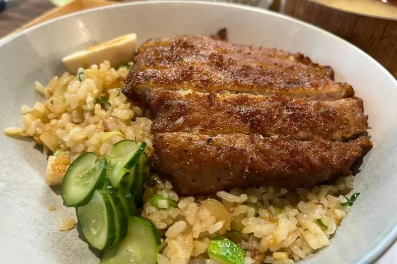 台北市信義區【信義區台菜茶鋪】永心鳳茶 微風信義店 結合台灣早期建築文化為店內裝潢亮點，有最美台茶沙龍之稱，彷彿從