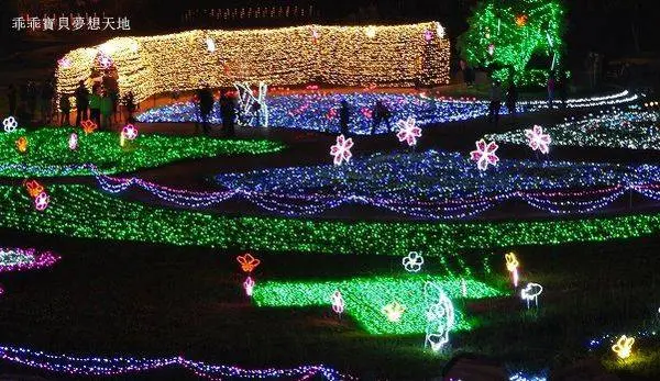 【板橋 / 夜遊】江翠礫間水岸公園 - (星光版) 璀璨的 蝴蝶 藝術地景