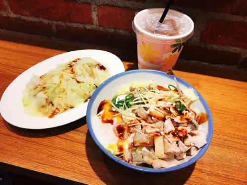 ||吃。台北|| 竹林雞肉 古早味銷魂雞飯搭配半熟蛋