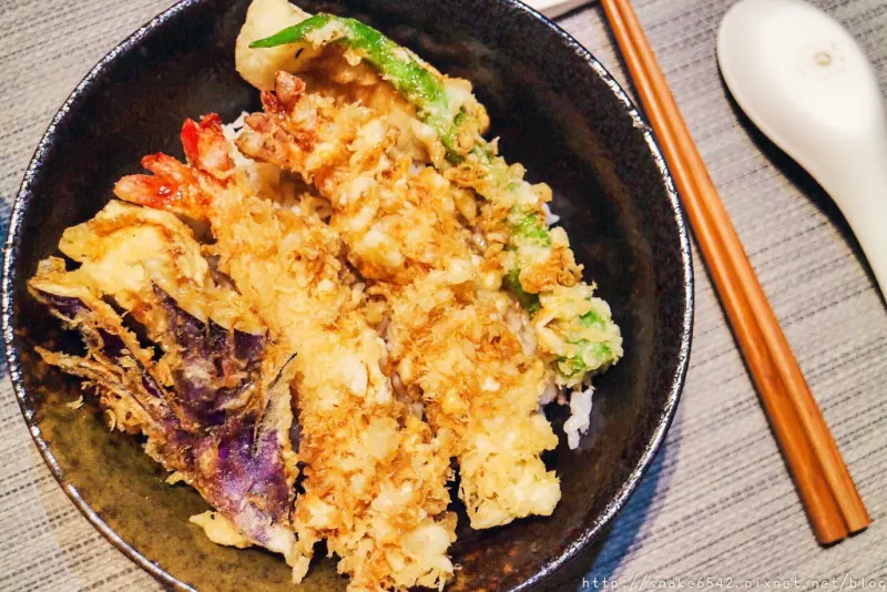 【雙耳油鍋】搶演唱會門票等級預約制的天婦羅專賣店 ~ 丼飯 炸蝦 炸雞 龍田揚 炸豬排 野菜丼