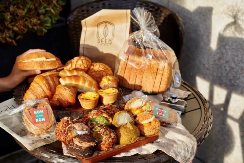 新竹竹北麵包店推薦『Seed Bakery 麵包籽』嚴選頂級天然食材、不含防腐劑、人工添加物，且少油又少糖，真的是一試成主顧！內用提供免費咖啡、氣泡水無限暢飲！- 阿華田的美食日記