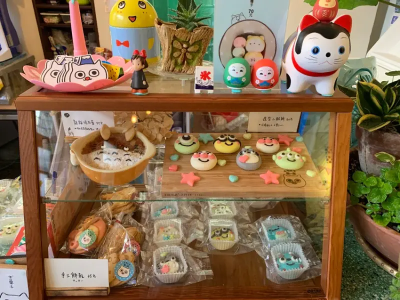 《台南❤️北區》友．友tomotomo2號成功店，你不可不吃的小酥餅，所有融化少女心的食物都在這