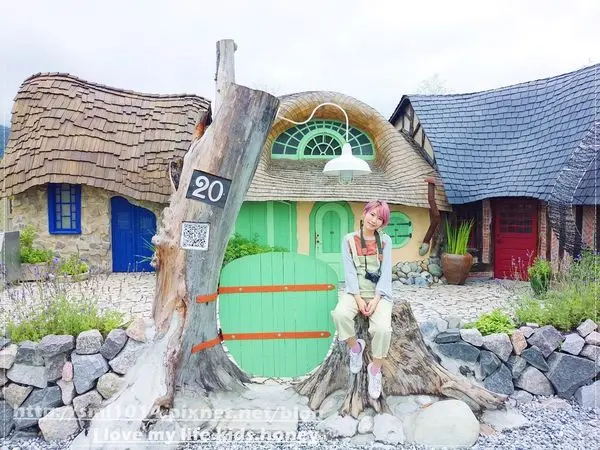 【花蓮景點】童話屋咖啡館 Mr. Sam Soaring in the wind。奇幻超現實小屋 彷彿置身哈比人村莊。台九線旁最新打卡點。環湖步道 像縮小版雲山水