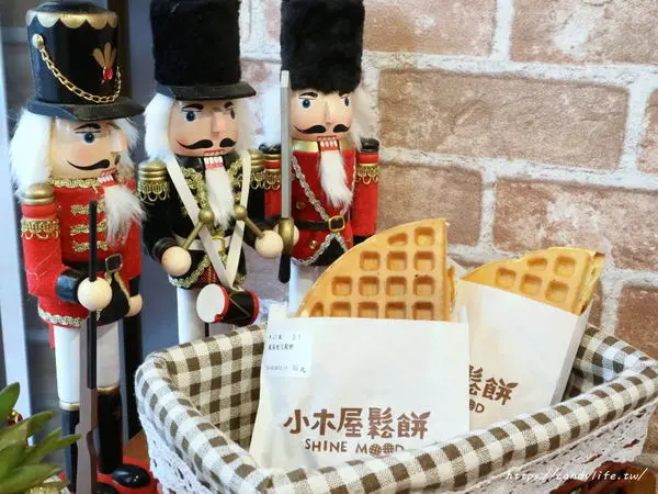 台中美食│小木屋鬆餅 – 台中東海店〃校園人氣平價美食，打造小銅板、大份量，讓人一吃就上癮的美味鬆餅!!        
      