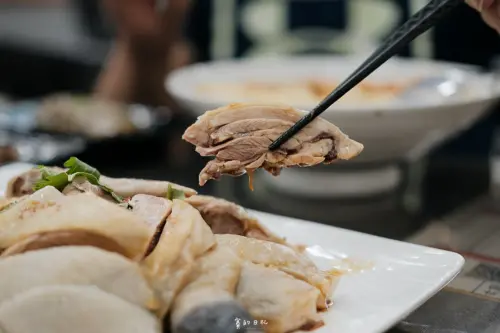 新馬小廚｜台中南屯區美食｜不需出國也能吃到超地道的海南雞飯 ♥ 推薦百花油條、油臭豆腐、KAYA烤土司