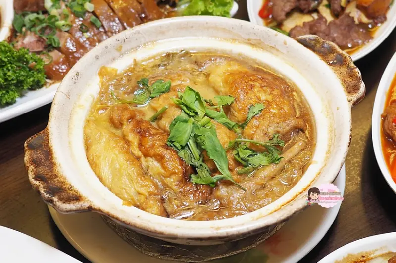 【高雄│前鎮】川寧食堂（原小鄒的店）│40年老字號江浙菜館、高雄川菜推薦、經典家常菜 合菜 聚餐包廂（附菜單）