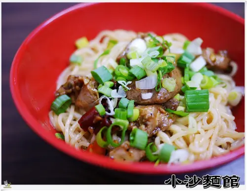 ◊ 嗜辣緊來 銅板價多種辣味麵食吃不怕 小菜更是別錯過 ➩ 小沙麵館 中和遠東世紀廣場美食 