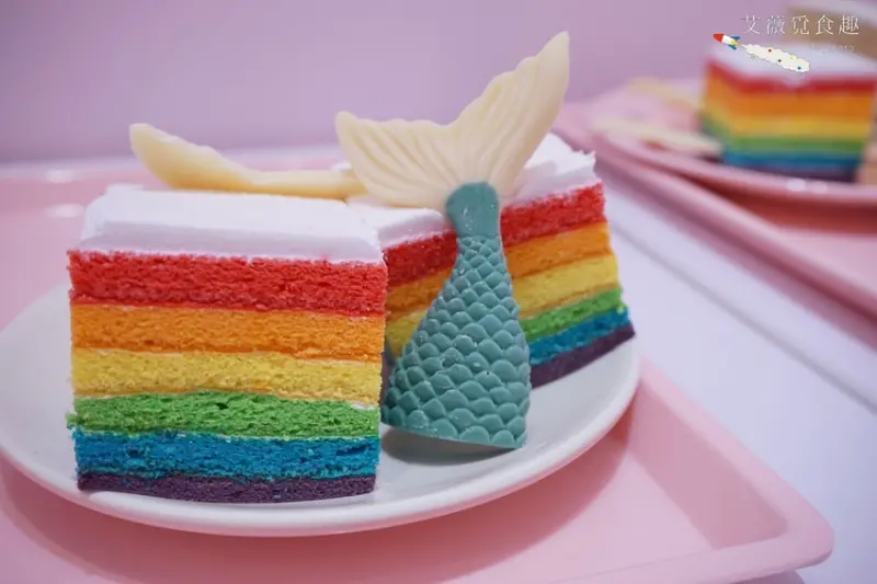 【桃園】ICE HONEY 冰品甜心 || 熱戀的情侶看過來，你們的愛情就如粉紅泡泡一樣亮眼，彩虹蛋糕吸睛程度破表，充滿IG打卡的下午茶餐廳