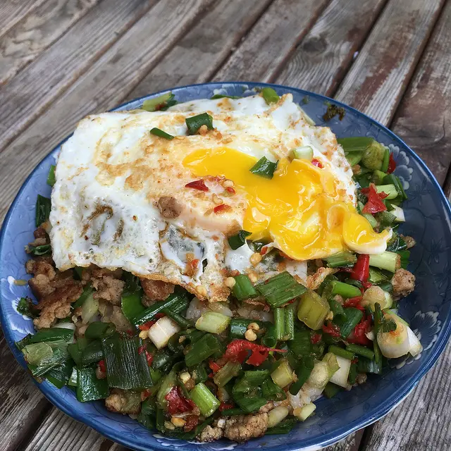 台中美食｜逢甲炒餅條-台中逢甲傳統早餐，激推蔥肉飯