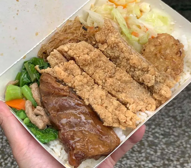 台南便當 台南東區 【小圓園美食館】有著高人氣卻很低調的便當店！台南便當外送│台南便當推薦│文內附菜單