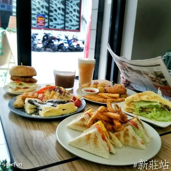 遇fun胃_我們||新北美食||新莊早午餐||什麼!!!吃早餐也能玩扭蛋機 用扭蛋決定你的早餐吧 百元平價美食在新莊 