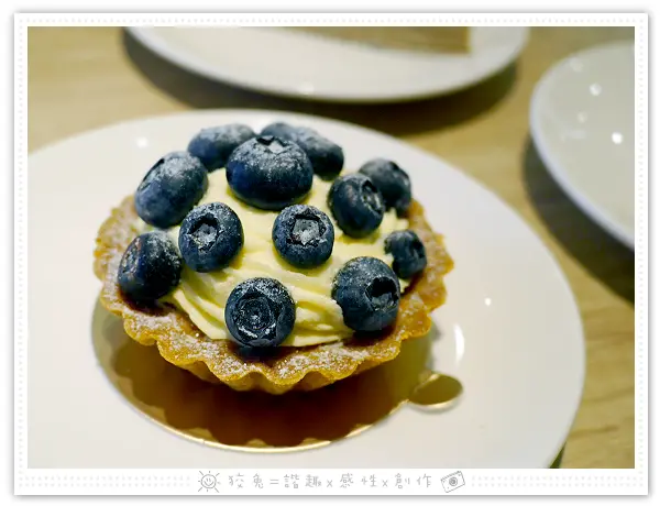 [台中食記] 櫻桃計畫~逢甲商圈平價咖啡館！自家烘焙、現磨手沖單品咖啡，以及手作甜點、帕里尼、鹹派等！