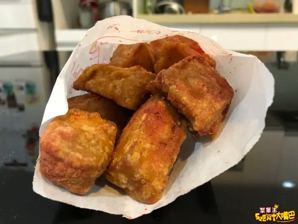 台中南屯美食雞排》美蒂脆皮雞排專賣店菜單價位大公開！外皮酥脆多汁厚切香嫩的美味雞排~推薦雞排、魷魚、甘梅地瓜