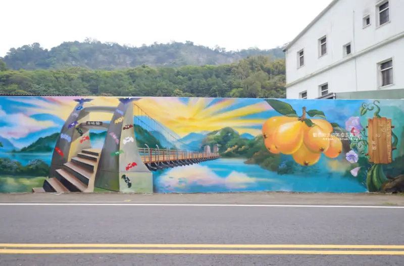 台中太平│頭汴坑休閒農業區太平特色彩繪牆-繪製太平美麗景色油桐花.百蝠橋.枇杷荔枝.台灣藍鵲及大冠鷲.順遊土地公崁公園風鈴木 - 藍色起士的美食主義