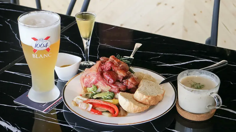 【高雄聚餐】季洋莊園咖啡酒館 鳳山旗艦門市 沉醉在微醺的浪漫夜晚