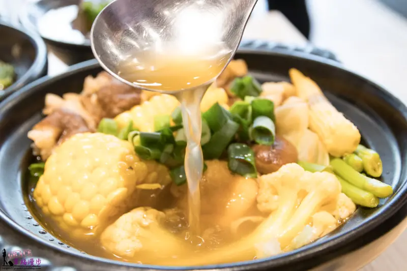 食神滷味靜宜店｜沙鹿台中--170幾種的新鮮滷味食材，搭配三種口味滷汁，香氣迷人又不鹹膩的好滋味