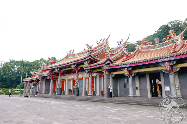 新北市景點▋三峽白雞/行修宮，環境清幽、寧靜祥和恩主公廟，慢活新北短行程！欣賞藝術鶯歌老街，正好採買碗盤、選擇好多！