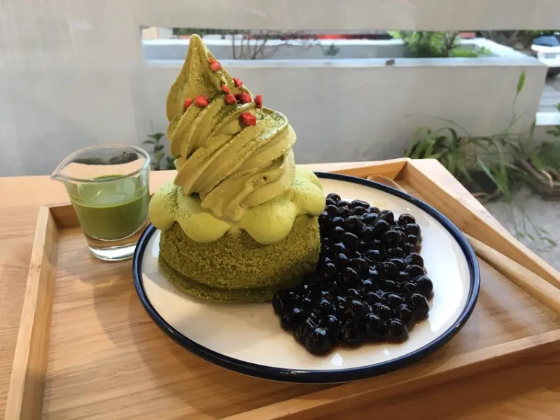 【台中西區】抹茶控必去，浮誇抹茶冰山，珍珠多到快滿出來的清新日式風格甜點店-金帛手製(精誠店)