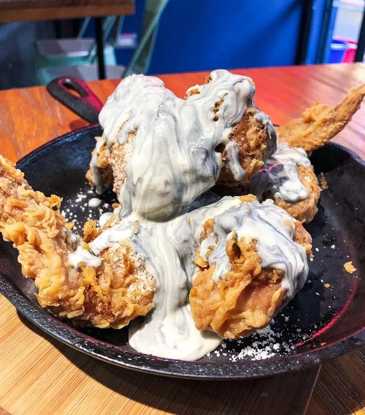 [慧♡響食]夢鹿咖啡.台北中山站.超網美大理石炸雞＆超浮誇甜點