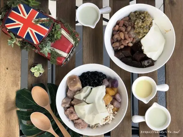 台中美食│好豆堂商號〃好吃豆乳冰在這裡！還有芋頭控必點的芋頭牛奶冰，裡頭不只芋頭喔~        
      