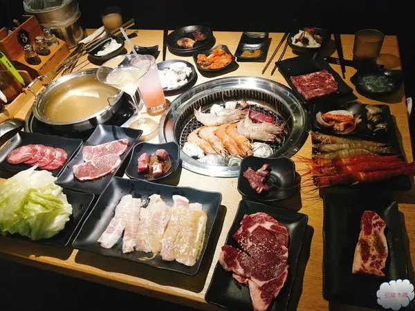 [嘉義食記]好客燒烤│一盅酒來一口肉，肉滿意歡海鮮飽。吃到飽燒烤/嘉義秀泰店/酷聖石/澎湖生蠔吃到飽