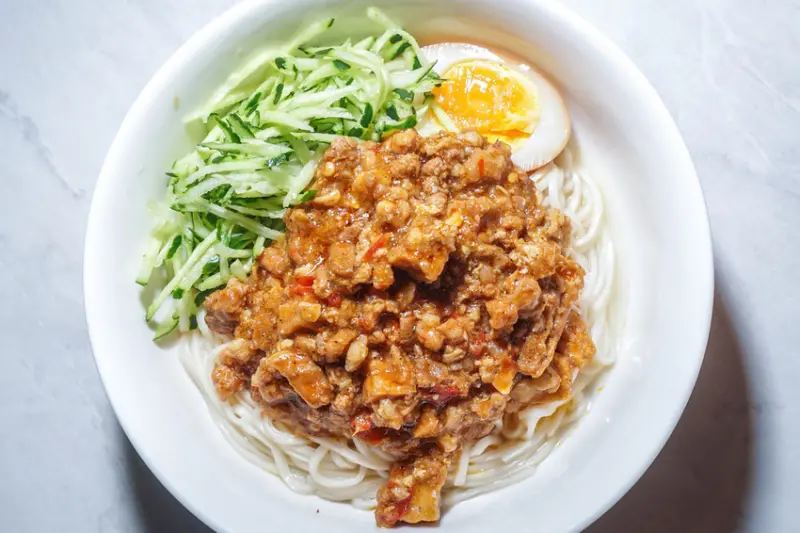 台中西區美食 | 八珍饌-公益路  北方麵食親民價  東坡燒肉味道醇厚入口即化  一窩絲烙餅甘甜酥脆令人魂牽夢縈