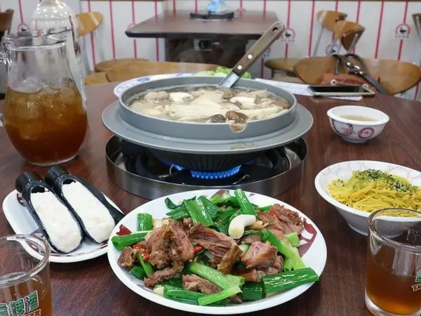 【新竹竹東美食】養生鍋物 :: 帝王食補 北興店 ||菜脯雞鍋 黃金麵線 養生鍋物清新爽口消暑菜脯雞 近榮華火車站