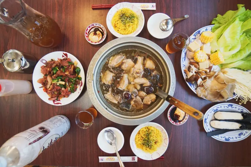 【帝王食補_新竹竹東_榮華火車站_養生鍋物_菜脯雞】｜台灣_新竹縣_竹東鎮_美味食記 