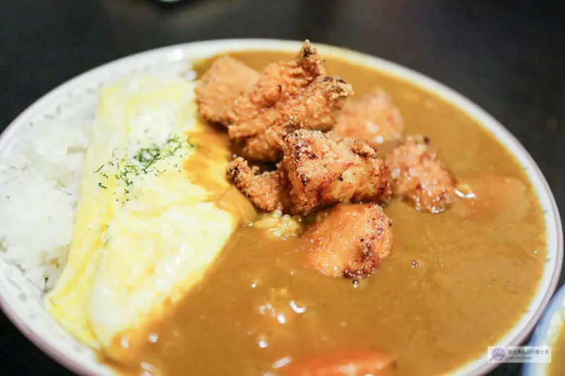 桃園龜山美食-眼鏡女孩-從餐車改成店面香甜濃郁的咖哩飯/咖啡/飲品/龜山后街美食