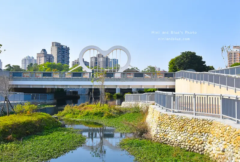 台中純白愛心橋，網美朝聖秘境-Nini and Blue玩樂食記
