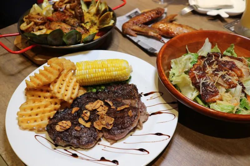 (國父紀念館站)Highlight Restaurant東區運動酒吧,聚餐約會,東區餐酒館,近華視交通方便