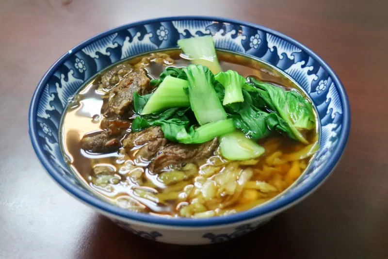 【高雄武廟】品軒紅燒排骨拉麵 老店飄香的滋味