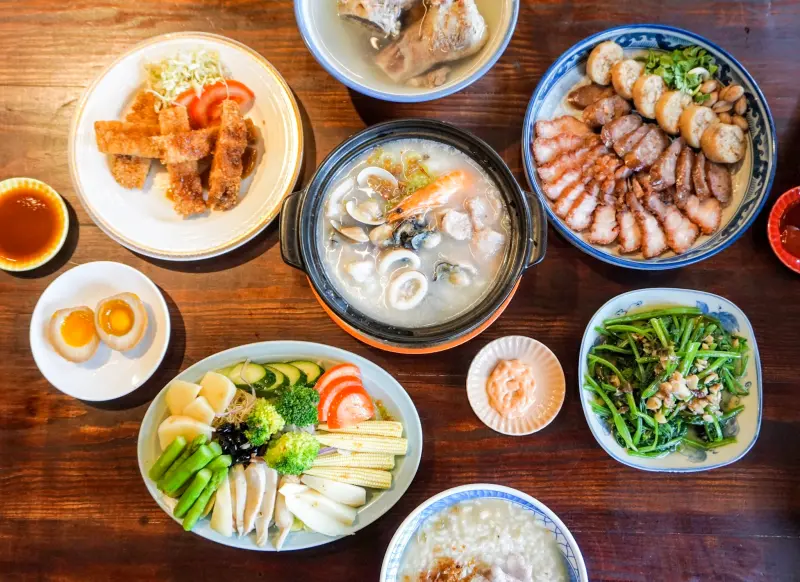 【台中 台客燒肉粥。台中美食小吃／原忠孝夜市老店／在地老牌好味道】南屯區