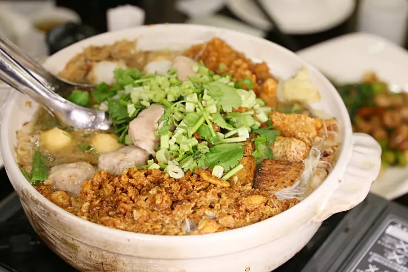 雙連站美食推薦｜台北丸滿台灣味手路菜 滿滿米其林星級酒家菜飄香，超推招牌菜狗母魚酥米粉鍋 - Kiwi 樂活食旅