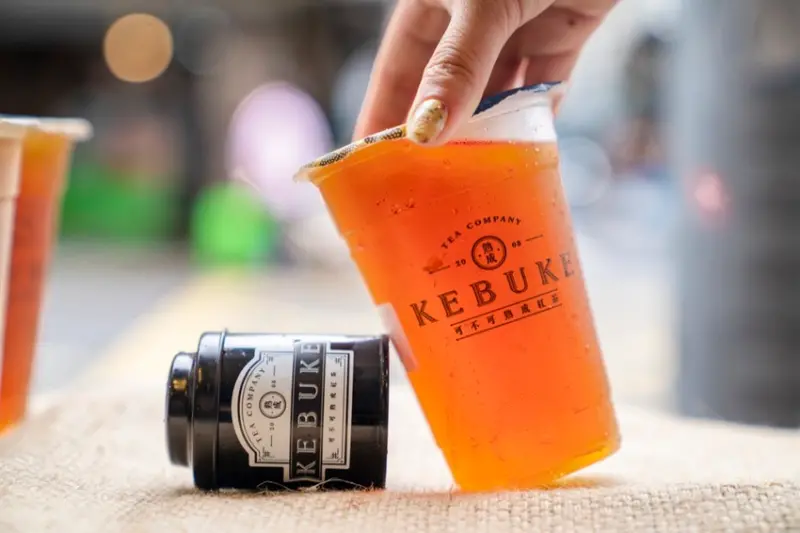 可不可熟成紅茶｜層出不窮的驚喜，來自於生活中的不經易 可不可陪你不錯過每個日常 · 算命的說我很愛吃