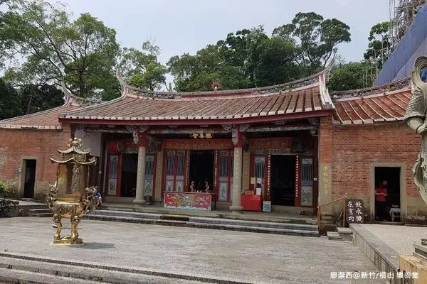 【新竹/橫山】大山背小健行-->樂善堂-->大嬸婆的家手工窯烤麵包