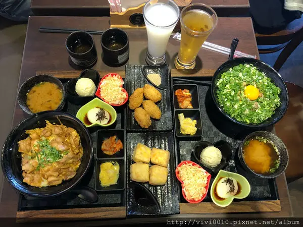 圓圓家愛吃貨—《南港美食》21種cp值超高丼飯，蔥跟肉滿到看不到飯，新丼就馬上行動！