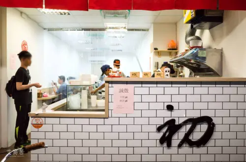 初麵炸雞涼麵 炸雞多汁涼麵Q滑．晴光市場裡簡單卻不單調的平民美食